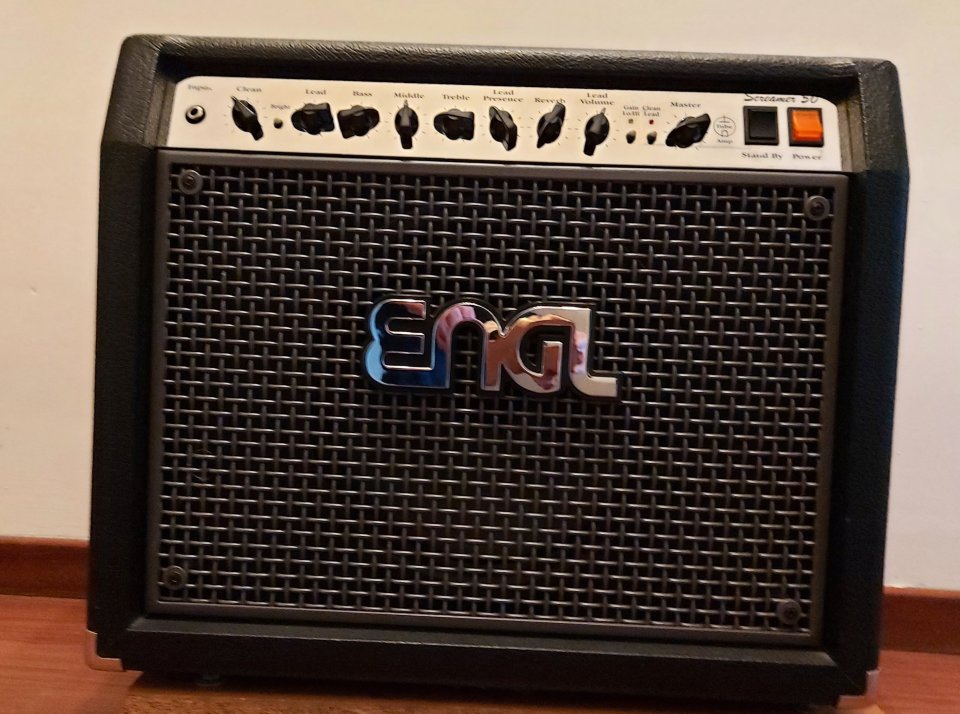 Amplificador de válvulas ENGL Screamer 50 + pedalera ENGL Z-5