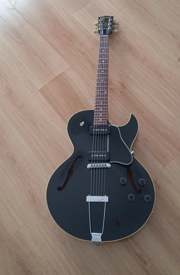 Gibson es135 1996 de segunda mano · Foto 1 de 10 · Málaga · 2100 €