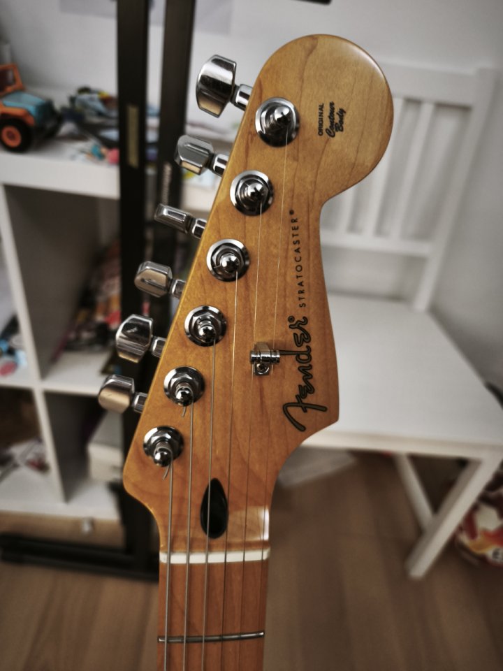 Fender Stratocaster Player con mejoras
