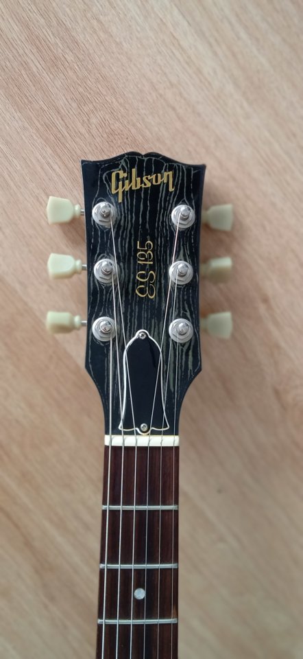 Gibson es135 1996 de segunda mano · Foto 3 de 10 · Málaga · 2100 €