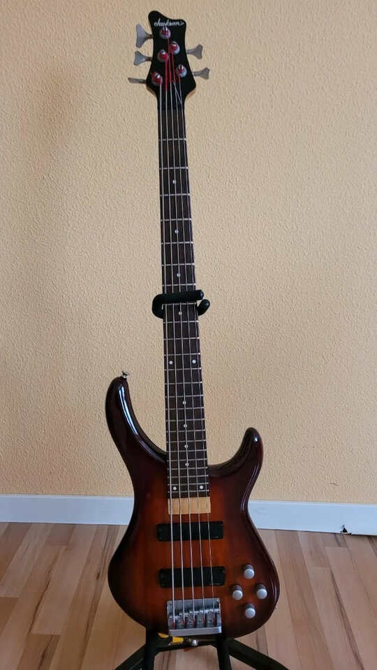 Bajo de 5 cuerdas Jackson C5a concert