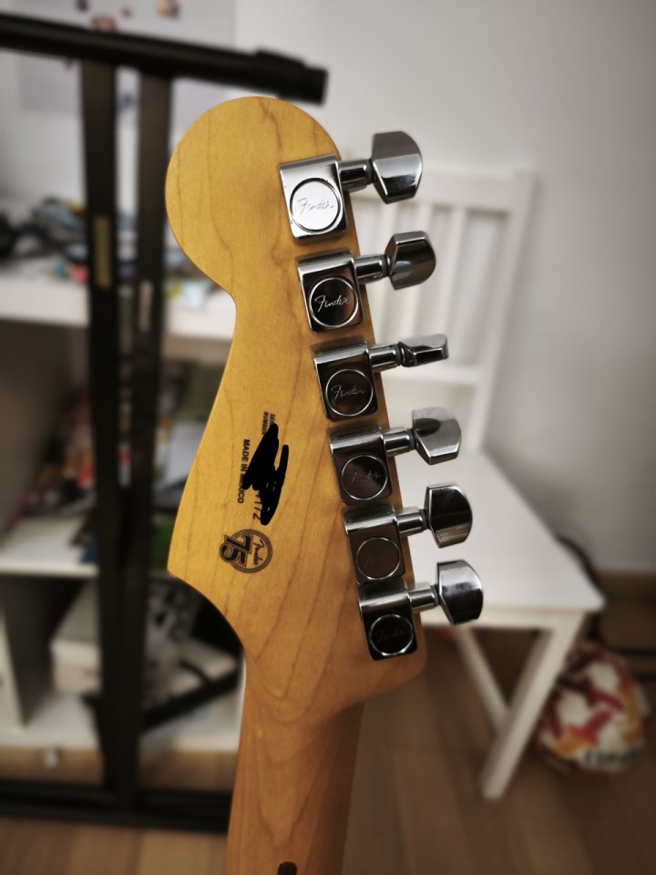 Fender Stratocaster Player con mejoras