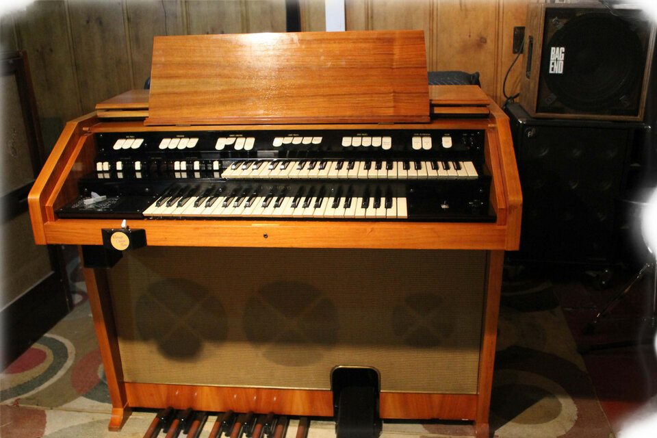 Hammond M100 de 1965