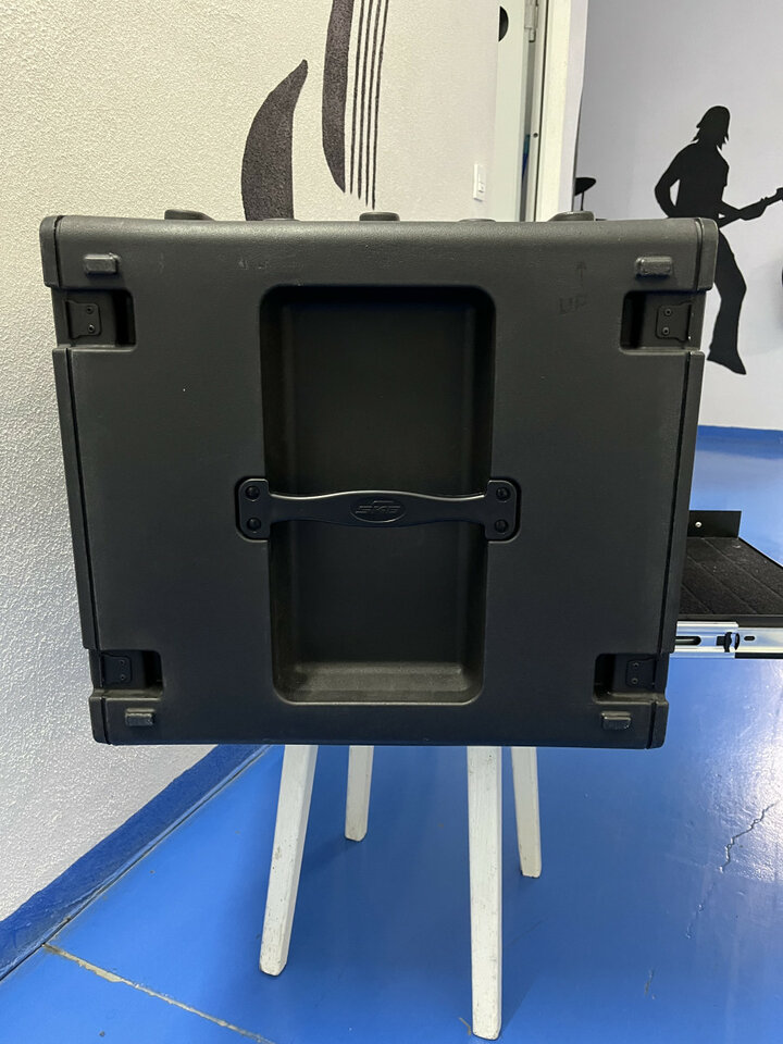 VENDO O CAMBIO SKB R8U Rack Rolling Rack