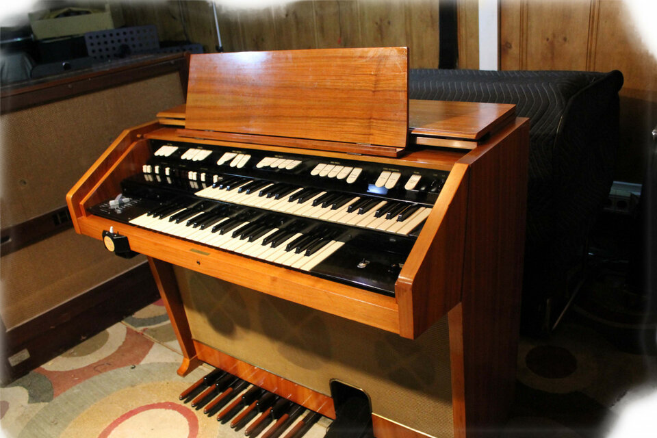 Hammond M100 de 1965