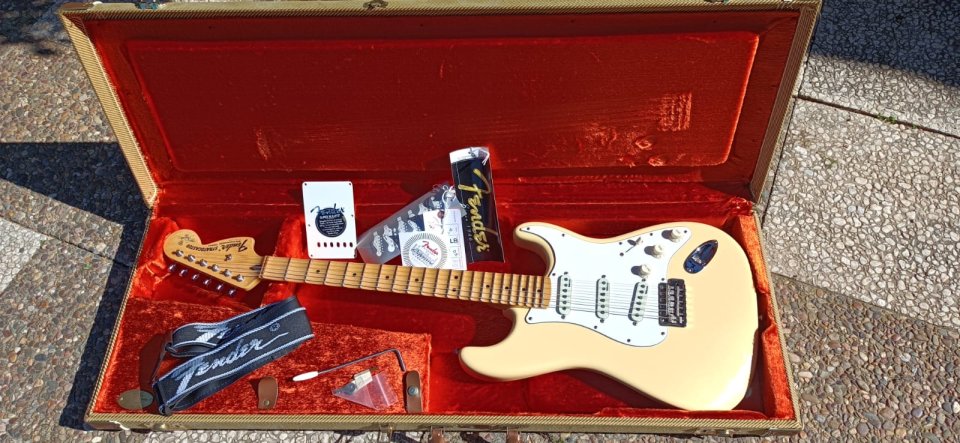 VENDO / CAMBIO Fender Yngwie Malmsteen Signature Strat 2007