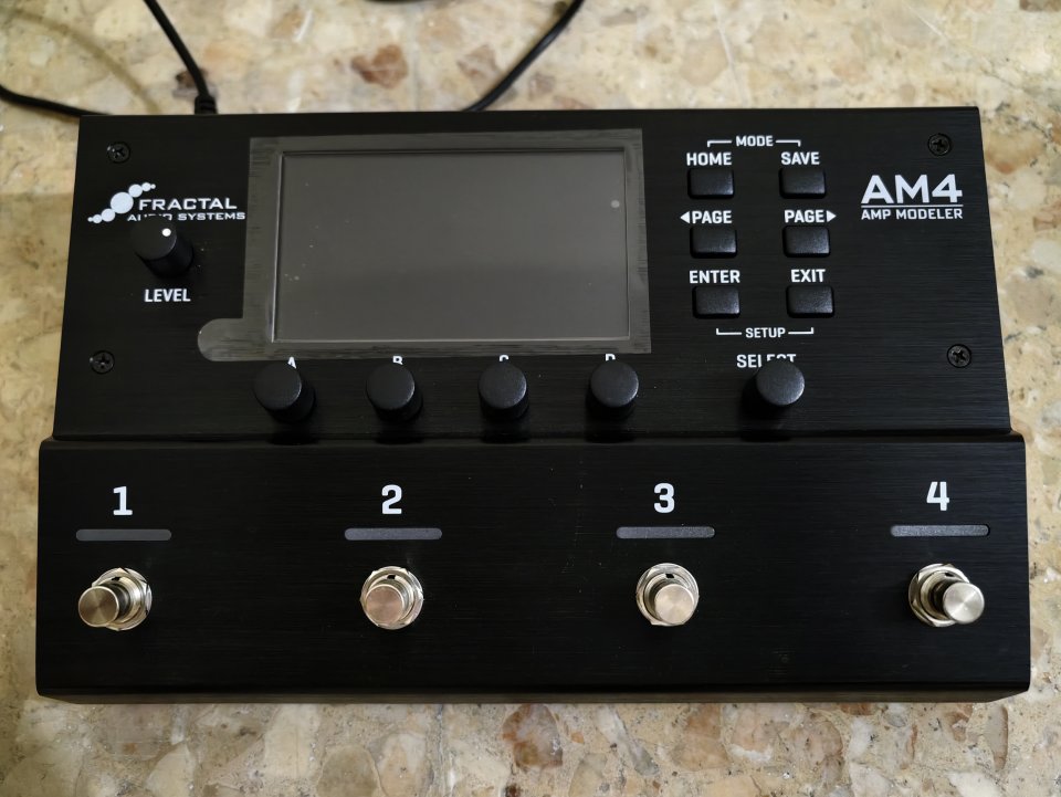 Fractal Audio AM4 + Cab packs & IRs de pago extra de segunda mano · Foto 2 de 7 · Madrid · 700 €