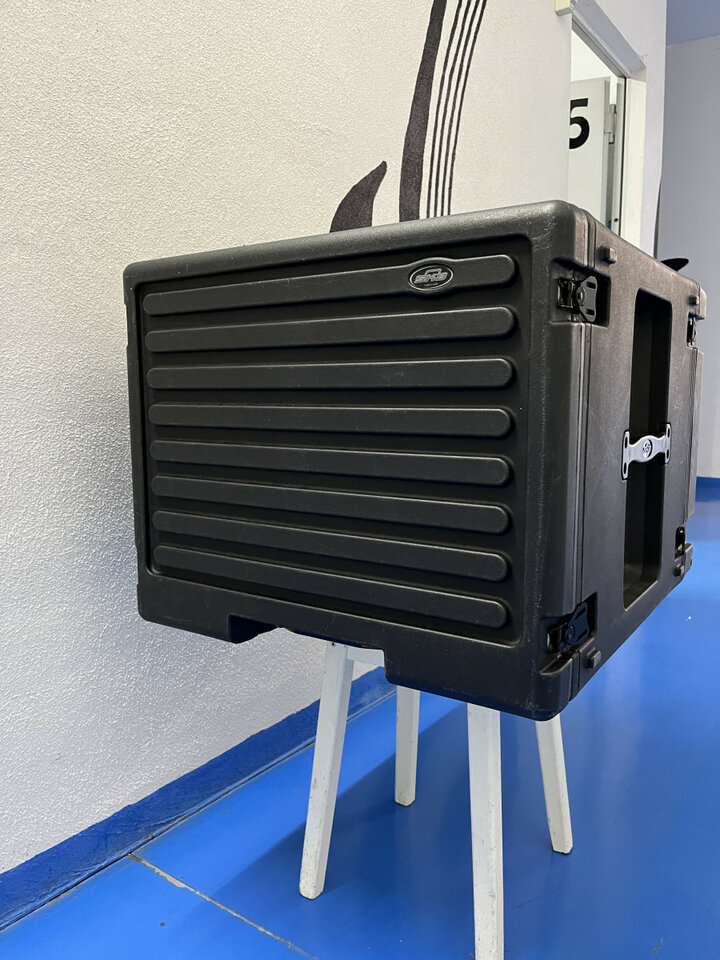 VENDO O CAMBIO SKB R8U Rack Rolling Rack