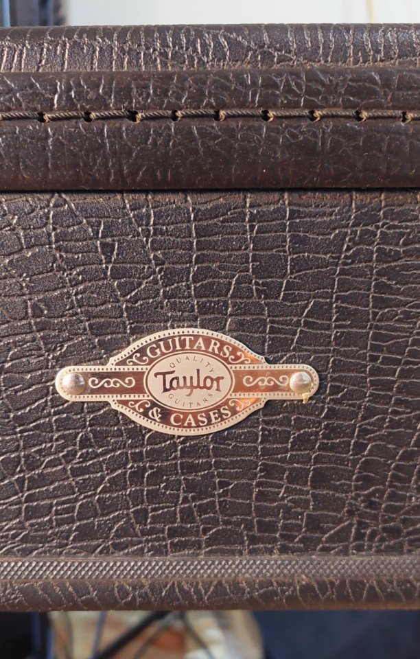 Guitarra Electroacústica Taylor 210-E Dreadnought de segunda mano · Foto 6 de 7 · Málaga · 900 €