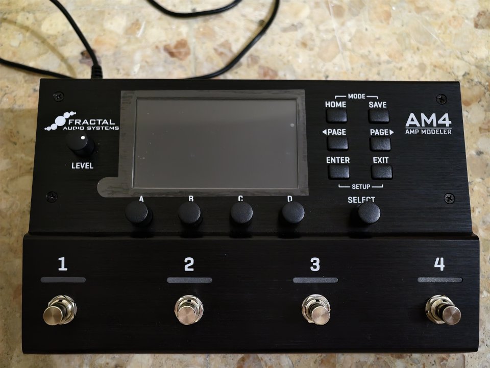 Fractal Audio AM4 + Cab packs & IRs de pago extra de segunda mano · Foto 3 de 7 · Madrid · 700 €