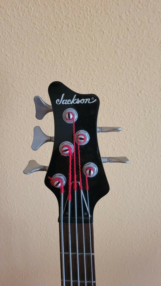 Bajo de 5 cuerdas Jackson C5a concert