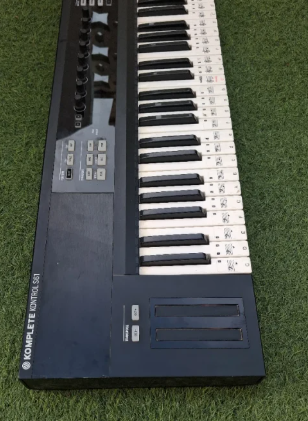 NATIVE INSTRUMENTS Komplete Kontrol S61 de segunda mano · Foto 4 de 6 · Illes Balears · 40 €