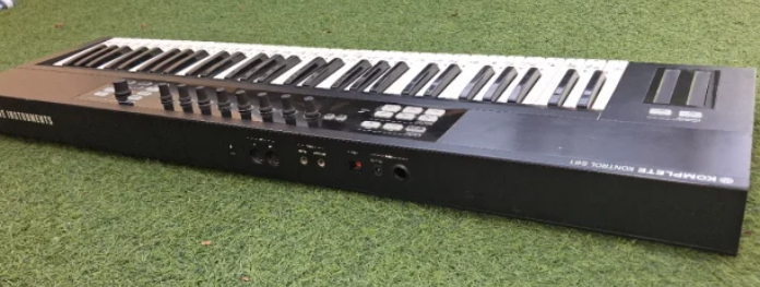 NATIVE INSTRUMENTS Komplete Kontrol S61 de segunda mano · Foto 5 de 6 · Illes Balears · 40 €