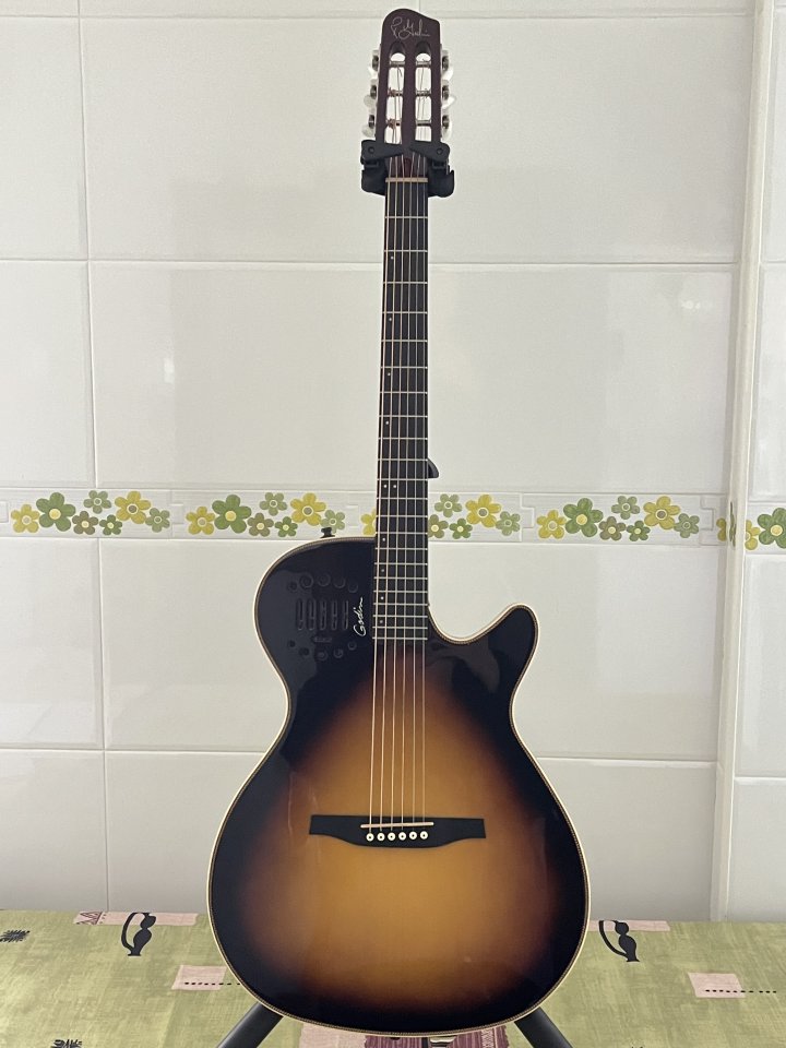 Godin Multiac Steel Duet Ambiance Sunburst HG de segunda mano · Foto 2 de 4 · Madrid · 1399 €