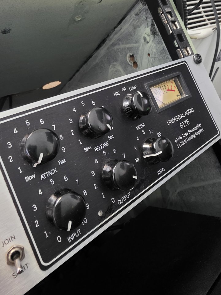 Universal Audio 6176 Channel Strip – Sonido profesional de estudio de segunda mano · Foto 1 de 3 · Barcelona · 1950 €