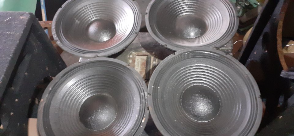4 altavoces de 12" 30/40w.a 16ohmios
