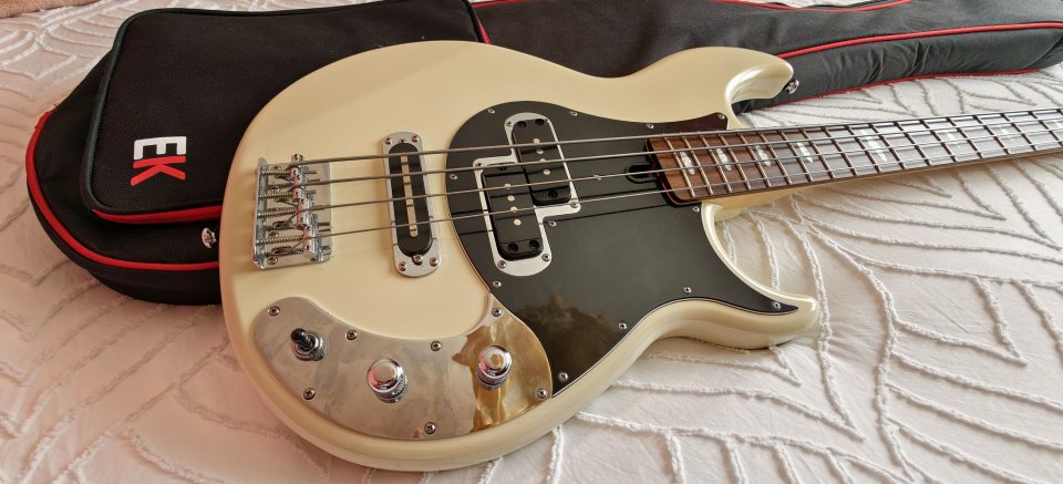 Yamaha BB424X Vintage White (2011) en estado de coleccionista