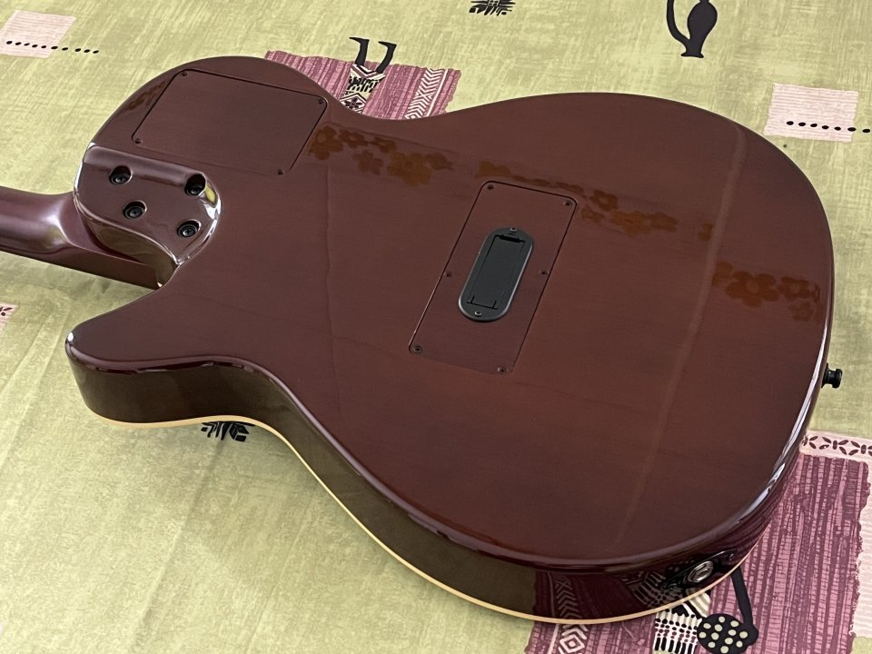Godin Multiac Steel Duet Ambiance Sunburst HG de segunda mano · Foto 3 de 4 · Madrid · 1399 €