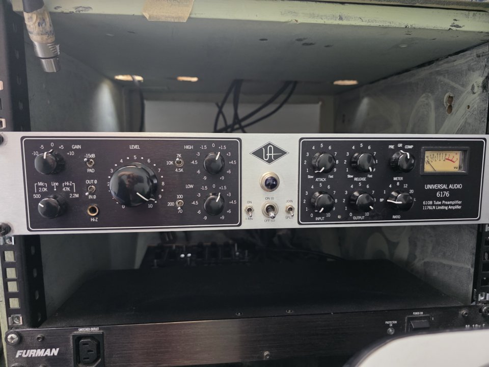 Universal Audio 6176 Channel Strip – Sonido profesional de estudio de segunda mano · Foto 3 de 3 · Barcelona · 1950 €