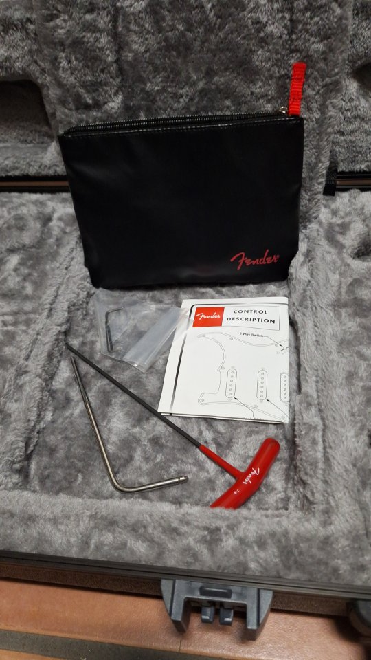 Fender Stratocaster American Ultra Cobra blue HSS y estuche +Regalo correa