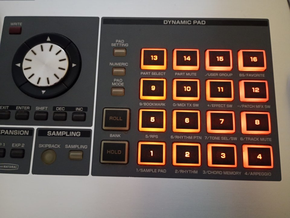 Roland Fantom G8 workstation buen estado