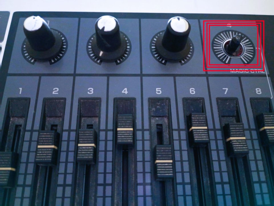 Roland Fantom G8 workstation buen estado