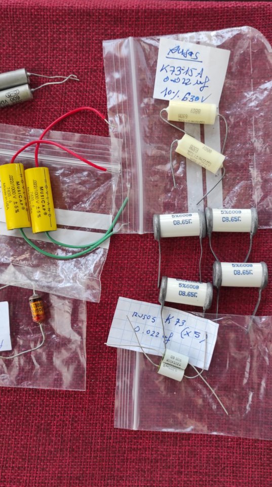 Condensadores de calidad para todos los públicos de segunda mano · Foto 3 de 9 · A Coruña · 3 €