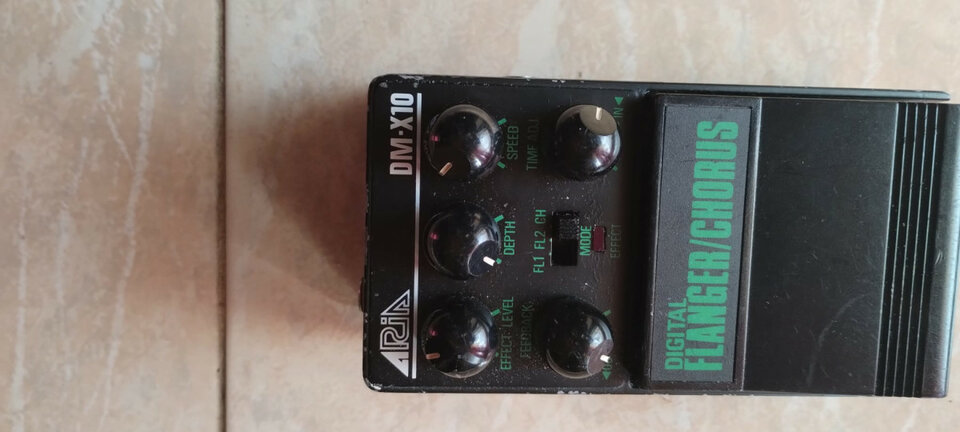 Pedal para guitarra electrica chorus/flanger Aria DM-X10 stereo