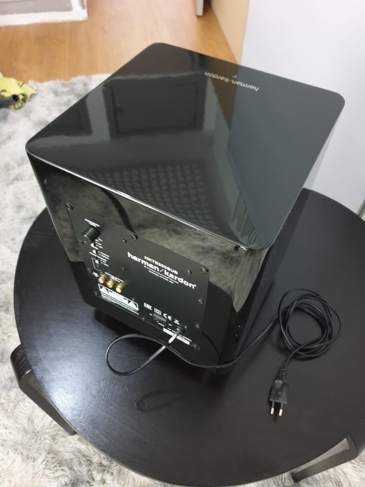 Subwoofer Harman Kardon de segunda mano · Foto 5 de 5 · Madrid · 125 €