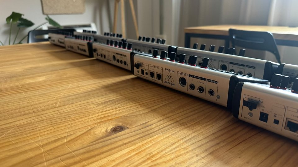 Behringer P16 x 10 de segunda mano · Foto 2 de 3 · Madrid · 1200 €