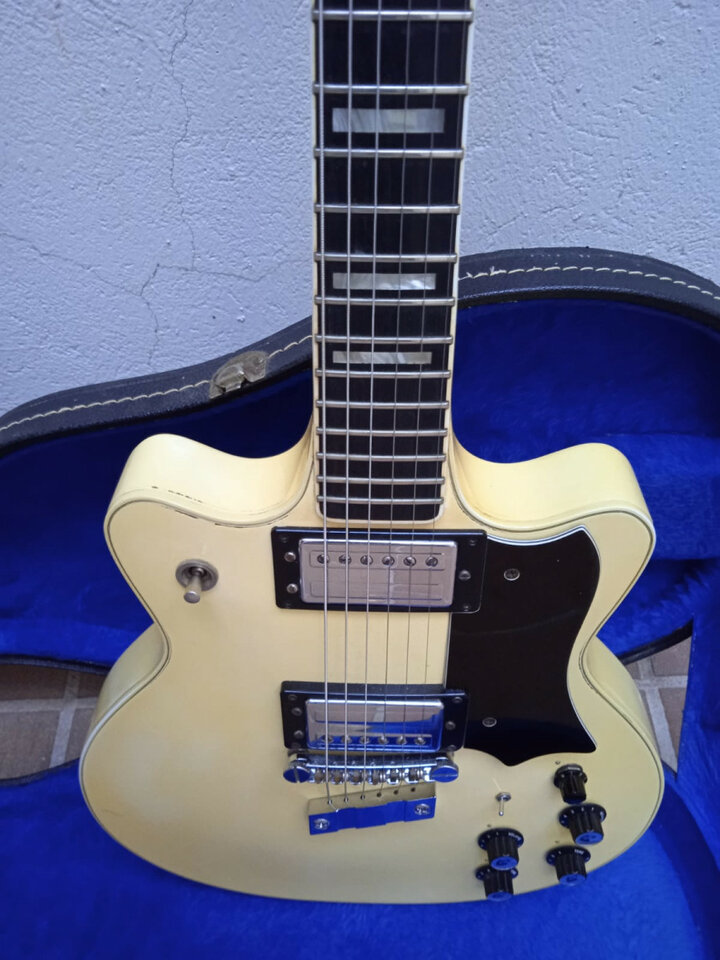 1976 Guild M-80CS M80 en Polaris White USA