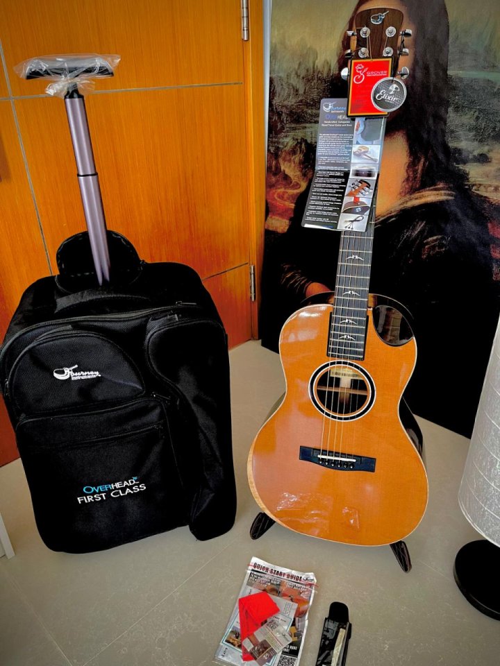 Guitarra de viaje Journey FP592-13LTD2Parlor. Se desmonta el mástil.