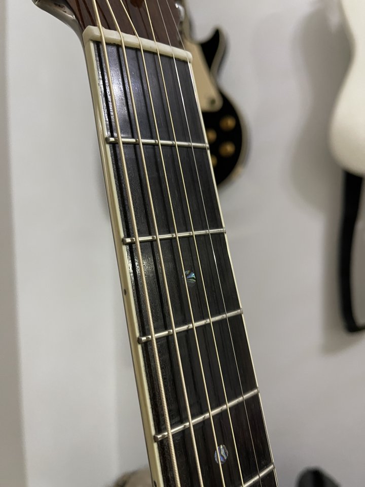 Guitarra electro-acústica Eastman AC422CE-AE