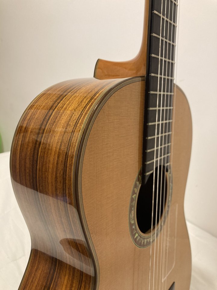 Ángel Benito Aguado — Guitarra de concierto 2013 | Cedro + Nomex | Pau Ferro de segunda mano · Foto 9 de 10 · Madrid · 4800 €