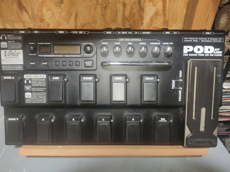 CAMBIO PEDALERA MULTIEFECTOS POD XT Live