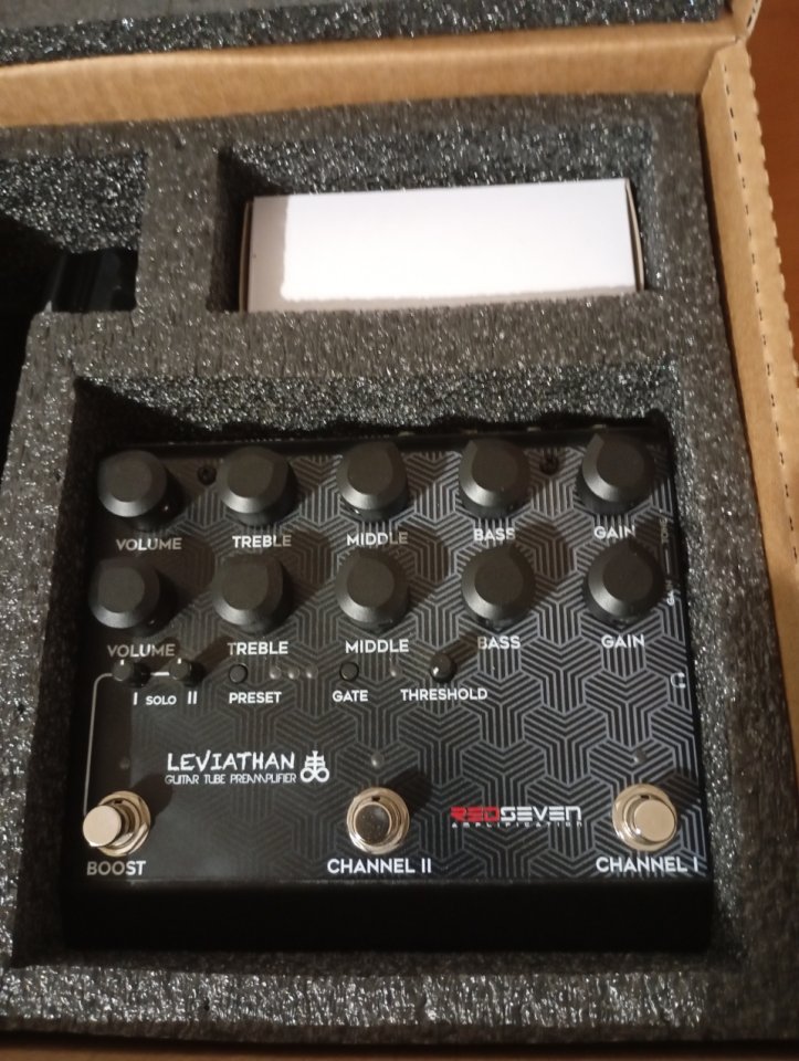 Redseven Leviathan (Preamp+IR's) No cambios.