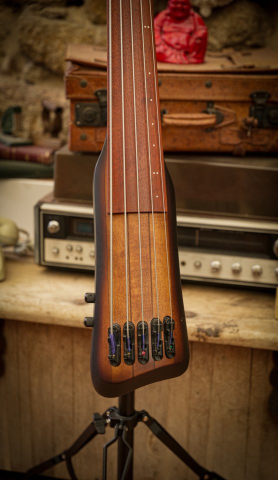 Bajo Ibanez UB805-MOB Contrabajo Eléctrico 5 strings babybass de segunda mano · Foto 3 de 10 · Pontevedra · 860 €