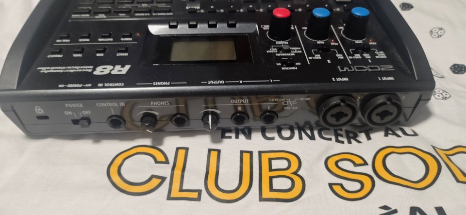 Zoom R8 con adaptador de red. de segunda mano · Foto 3 de 7 · Barcelona · 120 €