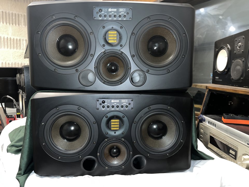 Monitores Adam S3X-H