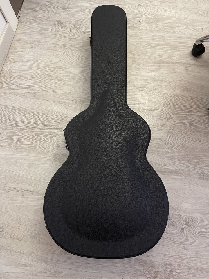 Guitarra electro-acústica Eastman AC422CE-AE