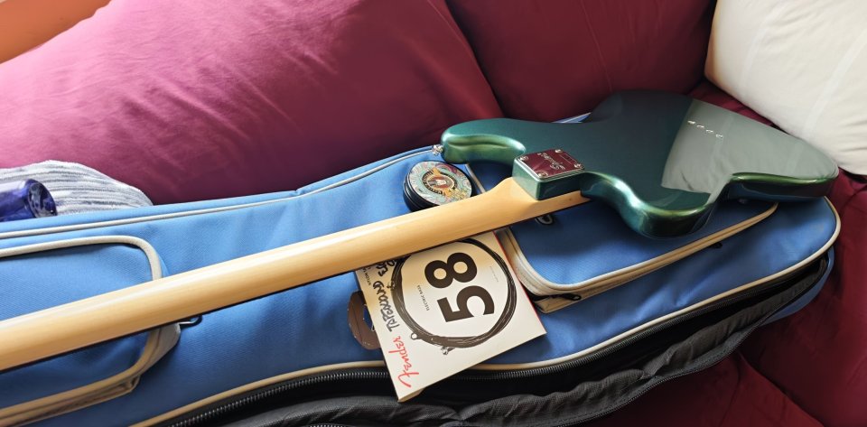 Fender Squier Paranormal Rascal Bass MUY MEJORADO