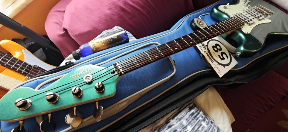 Fender Squier Paranormal Rascal Bass MUY MEJORADO