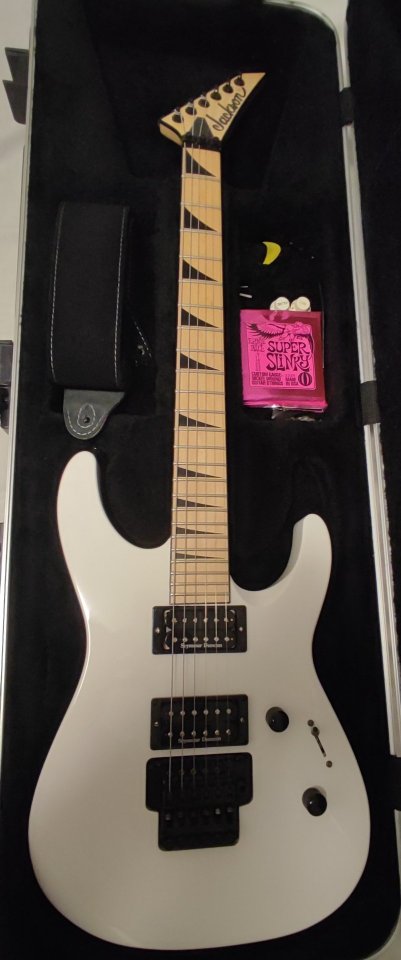 VENTA O CAMBIO Guitarra eléctrica Jackson DK2M made in Japan de segunda mano · Foto 1 de 9 · Valencia · 650 €