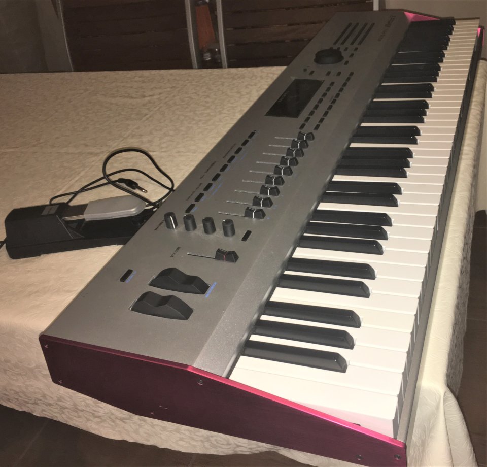Stage piano Kurzweil Artis 7