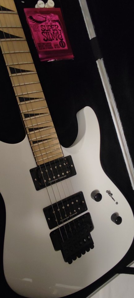 VENTA O CAMBIO Guitarra eléctrica Jackson DK2M made in Japan de segunda mano · Foto 2 de 9 · Valencia · 650 €