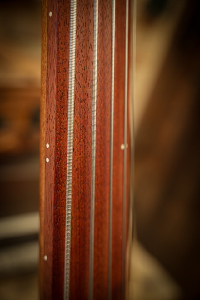 Bajo Ibanez UB805-MOB Contrabajo Eléctrico 5 strings babybass de segunda mano · Foto 7 de 10 · Pontevedra · 860 €