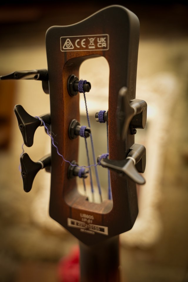 Bajo Ibanez UB805-MOB Contrabajo Eléctrico 5 strings babybass de segunda mano · Foto 8 de 10 · Pontevedra · 860 €