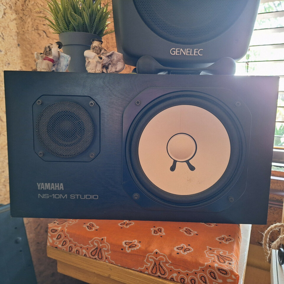 Altavoces Yamaha NS-10M STUDIO + Etapa Hafler