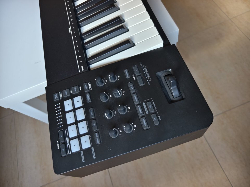Roland A88 mk2 de segunda mano · Foto 4 de 6 · Alicante · 500 €
