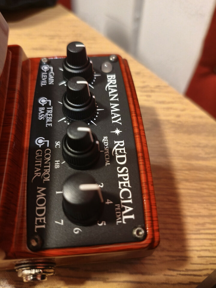 Digitech Brian May - Red Special - Edicion Limitada
